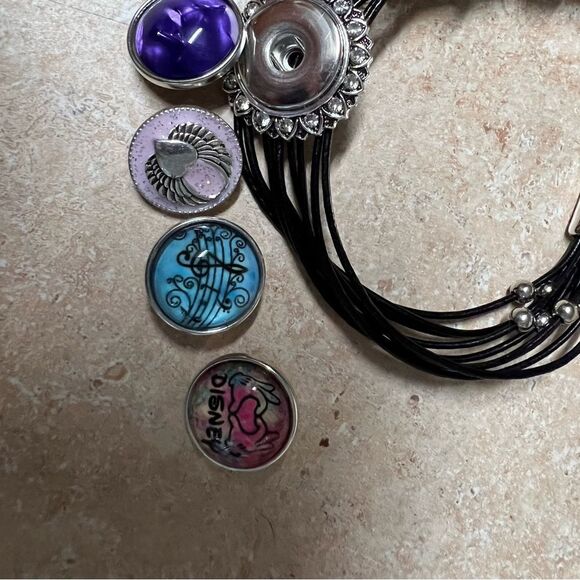 Bracelet with interchangeable charms - Picture 6 of 6